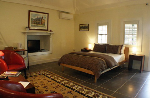 Anoushka's Boutique Bed And Breakfast - Accommodation Main Beach 1