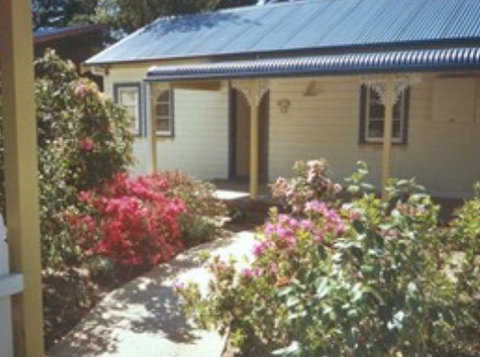 AppleBlossom Cottage - Accommodation Main Beach 0