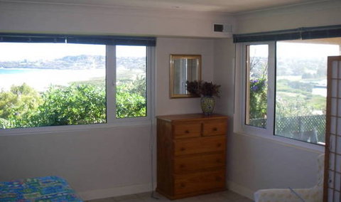 A Beach House Near Manly - Accommodation Main Beach 1