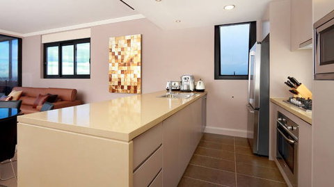 Australia Towers 19.06 - Accommodation Main Beach 4