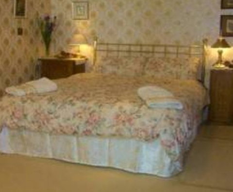 A Winter-Rose Cottage Bed And Breakfast - Accommodation Main Beach 2