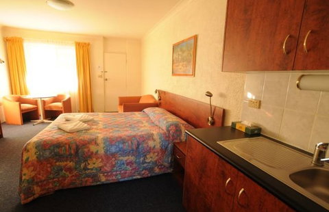 Amber Court Coonabarabran - Accommodation Main Beach 5