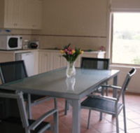 Burns B and B and Yabby Farm - Accommodation Main Beach
