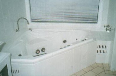 Abby Lodge - Accommodation Main Beach 1