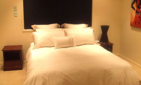 Ocean Paradise Holiday House - Accommodation Main Beach 0