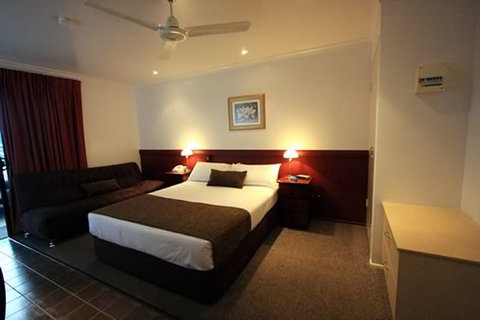 Xenia Central Studio Accommodation - Accommodation Main Beach 1