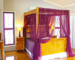 Whispers Of The Valley - Accommodation Main Beach 3