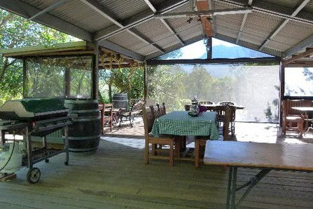 Tuckeroo Cottages And Gardens - Accommodation Main Beach 1