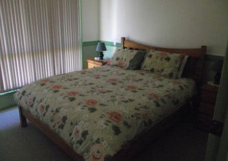 Hillcrest - Holiday Home - Accommodation Main Beach 1