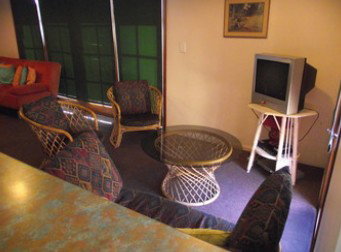 Eagles Rest - Holiday Home - Accommodation Main Beach 2