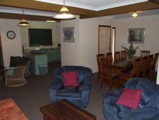 Eagles Rest - Holiday Home - Accommodation Main Beach 5