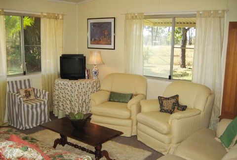 Flag Springs Bush Retreat - Accommodation Main Beach 3