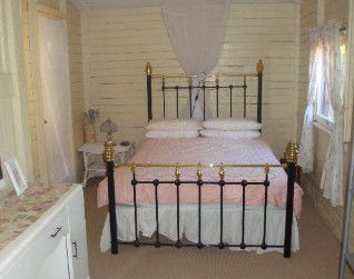Rachels Cottage - Accommodation Main Beach 0