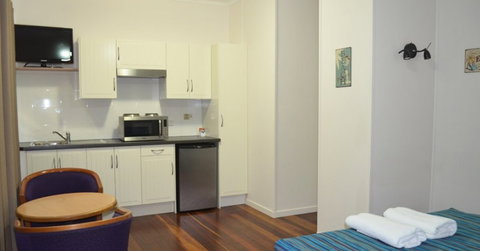 La Costa Motel - Accommodation Main Beach 1