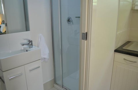 La Costa Motel - Accommodation Main Beach 4