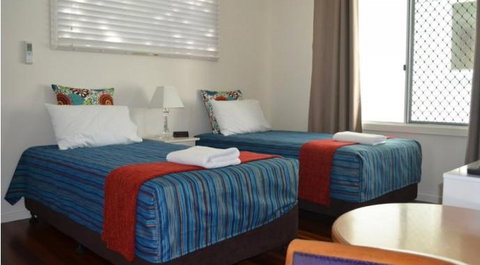 La Costa Motel - Accommodation Main Beach 5