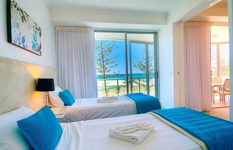 Reflection Tower Two - Accommodation Main Beach 2