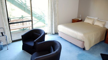 Martin Fields Beach Retreat - Accommodation Main Beach 2