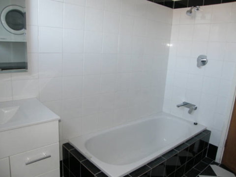 Adair Apartment - Accommodation Main Beach 7