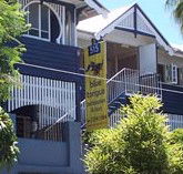 Blue Tongue Backpackers - Accommodation Main Beach
