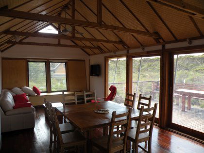 Ulaveo - Accommodation Main Beach 4