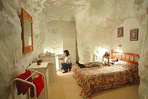 White Cliffs NSW Accommodation Main Beach