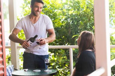 Amalfi Resort - Accommodation Main Beach 7