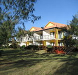 Coral Cove Resort  Golf Club - Accommodation Main Beach