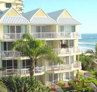 Crystal Beach Resort - Accommodation Main Beach