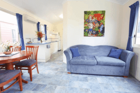 King Reef Resort Hotel - Accommodation Main Beach 3