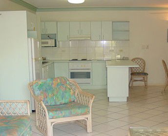Koala Court Holiday Apartments - Accommodation Main Beach 2