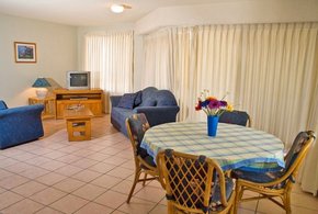 Pacific Horizons - Accommodation Main Beach 1