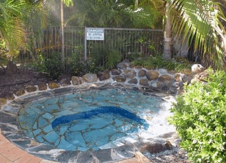 SMART MOTELS BERT HINKLER - Accommodation Main Beach 2