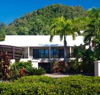 Comfort Inn  Suites Trinity Beach Club