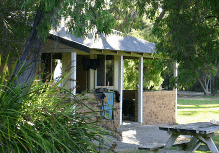 Siesta Park Holiday Resort - Accommodation Main Beach 3