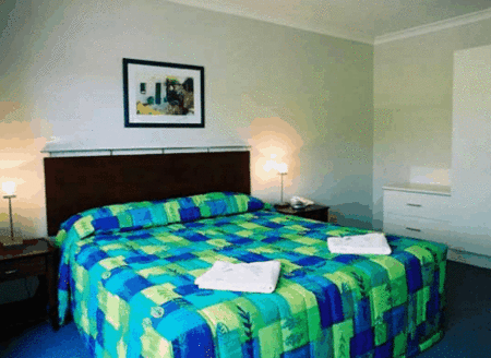 High Chaparral Motel And Apartments