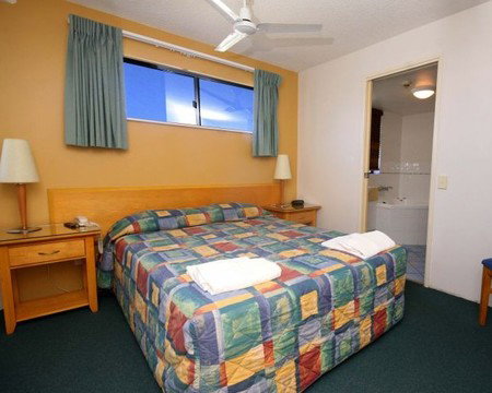Caribbean Resort - Accommodation Main Beach 0