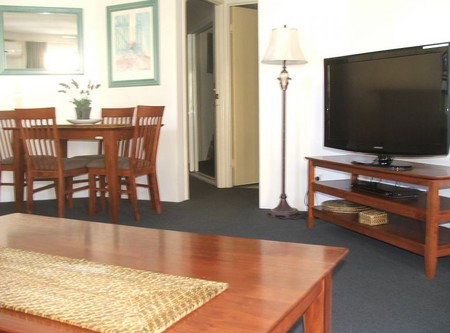 Caribbean Resort - Accommodation Main Beach 3