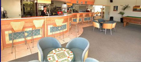 Sunraysia Resort - Accommodation Main Beach 5