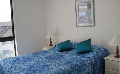 Beach Palms Holiday Apartments - Accommodation Main Beach 1