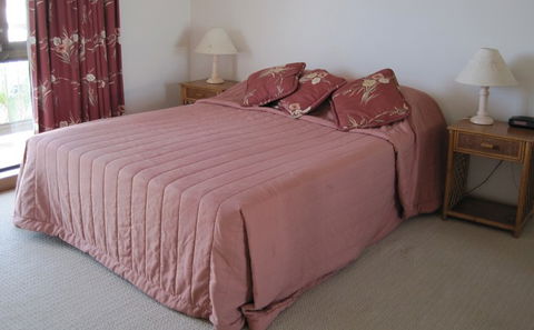 Beach Palms Holiday Apartments - Accommodation Main Beach 3