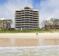 Pelican Sands Beach Resort - Accommodation Main Beach