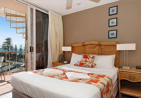 Sandcastles On The Beach - Accommodation Main Beach 4