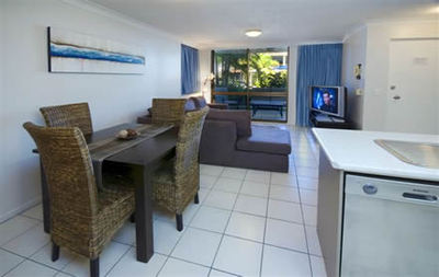Headland Tropicana - Accommodation Main Beach 6