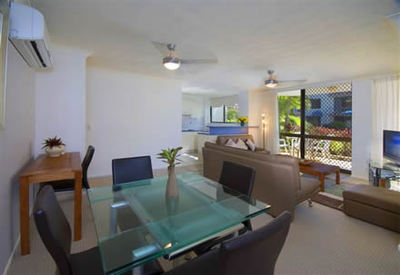 Headland Tropicana - Accommodation Main Beach 7