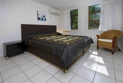 Headland Tropicana - Accommodation Main Beach 8