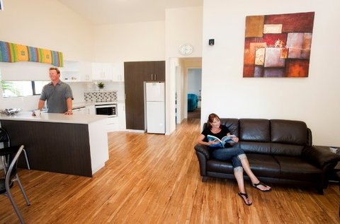 BIG4 Beachlands Holiday Park - Accommodation Main Beach 1