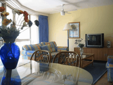 Beachcomber On The Spit - Accommodation Main Beach 2