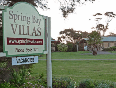 Spring Bay Villas - Accommodation Main Beach