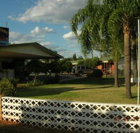 Cross Roads Motel - Accommodation Main Beach